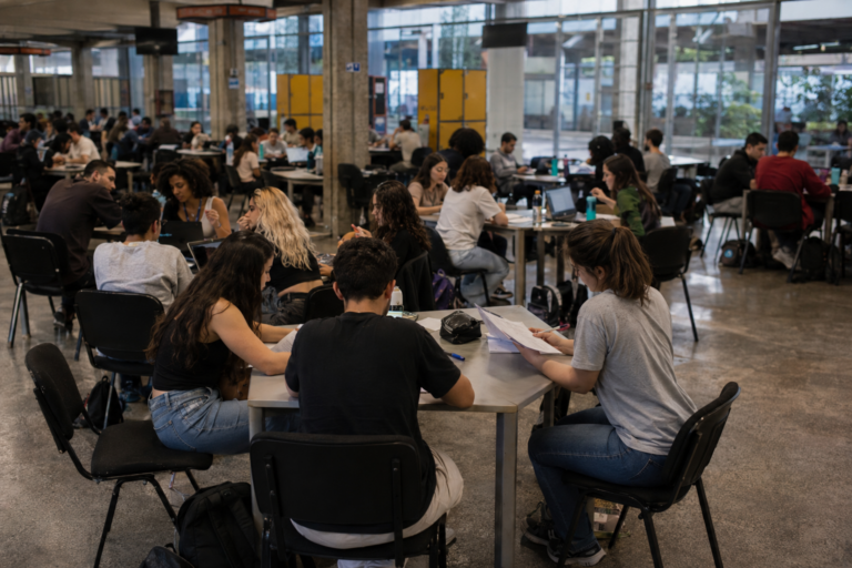 Governo federal abre 3,8 mil vagas gratuitas em cursos EAD de gestão cultural