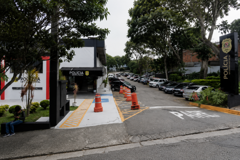 Criminosos invadem residência e fazem família refém na Zona Sul de São Paulo; dois suspeitos são presos