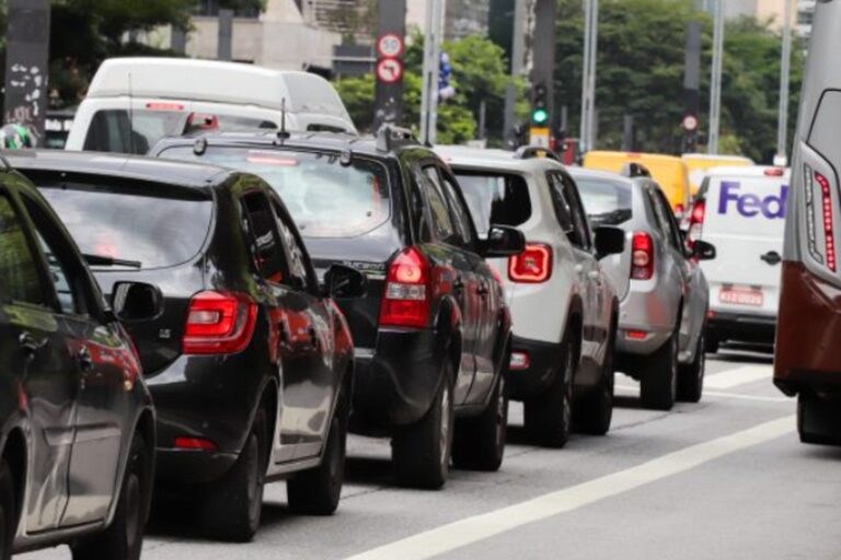 Licenciamento 2026 já pode ser feito por motoristas de São Paulo