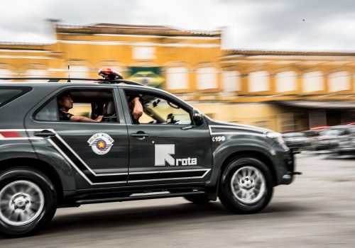 Polícia Militar resgata três reféns durante ação contra roubo a residência na zona oeste de São Paulo