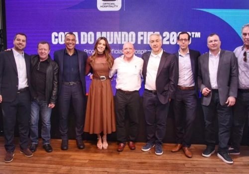 Paulo Castelo Branco, diretor de Negocios do Projeto Copa do Mundo da Golden Goal, Jarbas Correa Junior, da Agaxtur, Cafu, a jornalista Paloma Tocci, Aldo Leone, da Agaxtur, Sylvio Ferraz, da BeFly, Mauro Corrêa, socio- diretor da Golden Goal, Reginaldo Albuquerque, da Globalis, e José Zuquim, da Ambiental