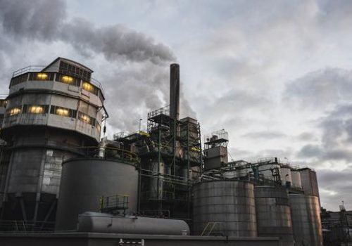 © Unsplash/Ehud Neuhaus
                          Com a longa vida do CO2, as altas temperaturas persistirão por várias décadas