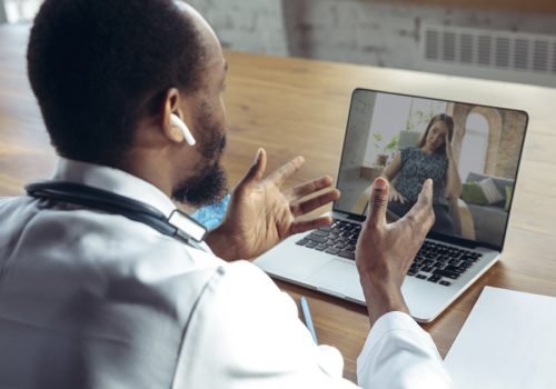 Pronto atendimento digital realiza mais de 1,5 mil atendimentos médicos em Registro e testa novo modelo de acesso ao SUS