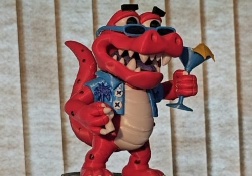Macca The Gator, mascote de GTA 6, ganhou diversas versões feitas em impressão 3D na web. Foto:  Mateus Mognon