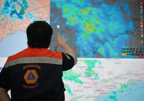 Em razão da previsão meteorológica indicar condições para temporais, a Defesa Civil mantém o alerta laranja para todo o território paulista Foto: Divulgação/Governo de SP