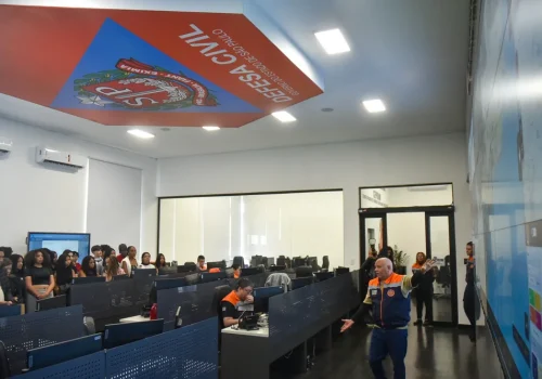 Professores de 91 escolas estaduais de SP participam de capacitação sobre El Niño