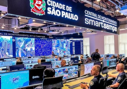 Em São Paulo, o programa Smart Sampa conta com câmeras espalhadas pela cidade para o monitoramento. (Imagem: Prefeitura de São Paulo/Divulgação) 