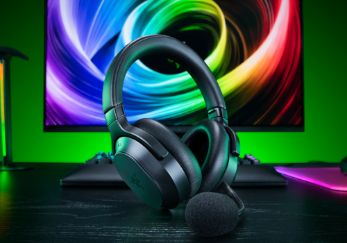 Dongle do Barracuda V2 Pro fica escondido no próprio corpo do fone de ouvido  Foto:  Razer/Divulgação