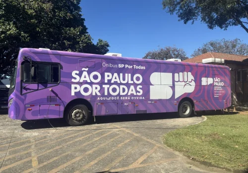 Ônibus SP Por Todas leva atendimento gratuito e orientação sobre direitos das mulheres a Vargem Grande Paulista